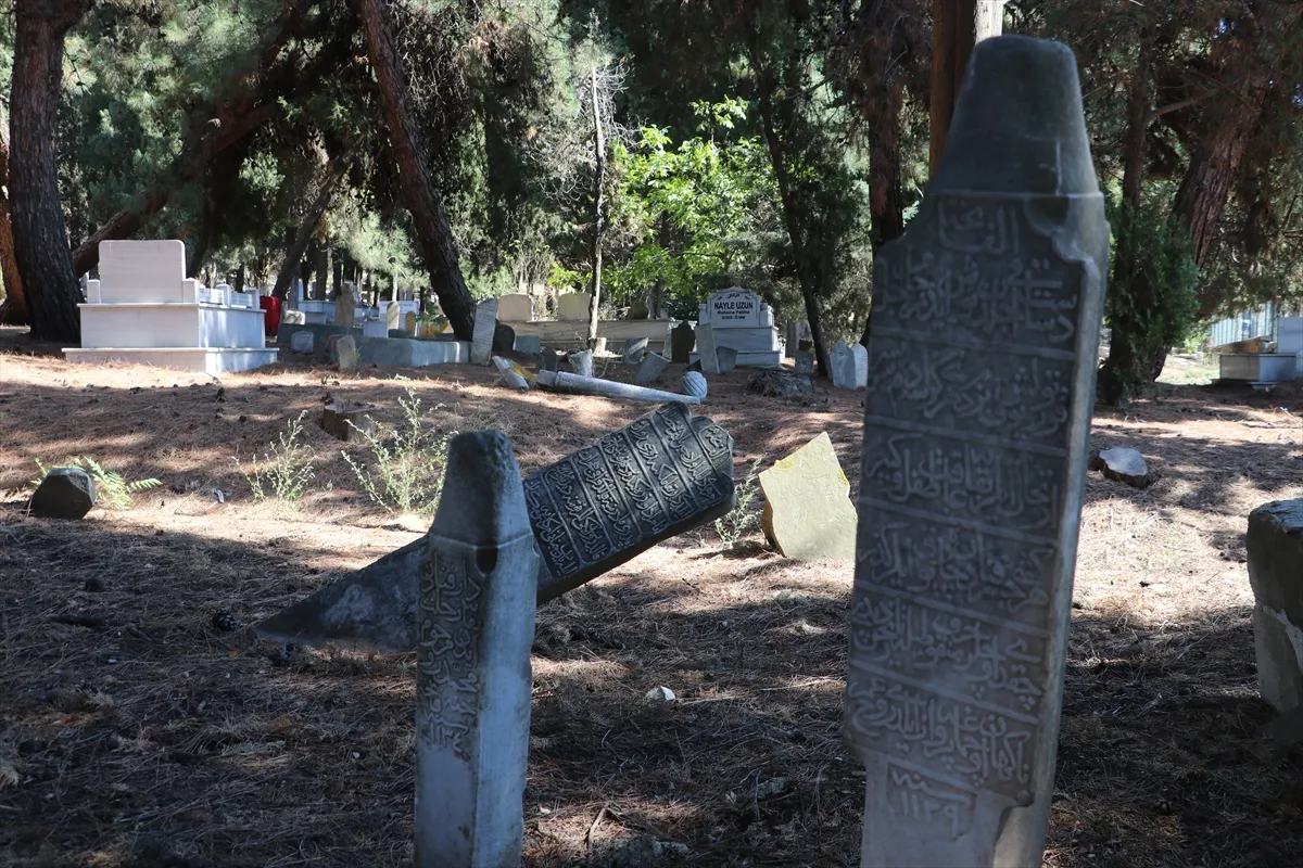 Mezar taşı kitabeleri Tekirdağ’ın kayıp şairlerini gün yüzüne çıkarıyor Mezar taşı kitabeleri Tekirdağ’ın kayıp şairlerini gün yüzüne çıkarıyor