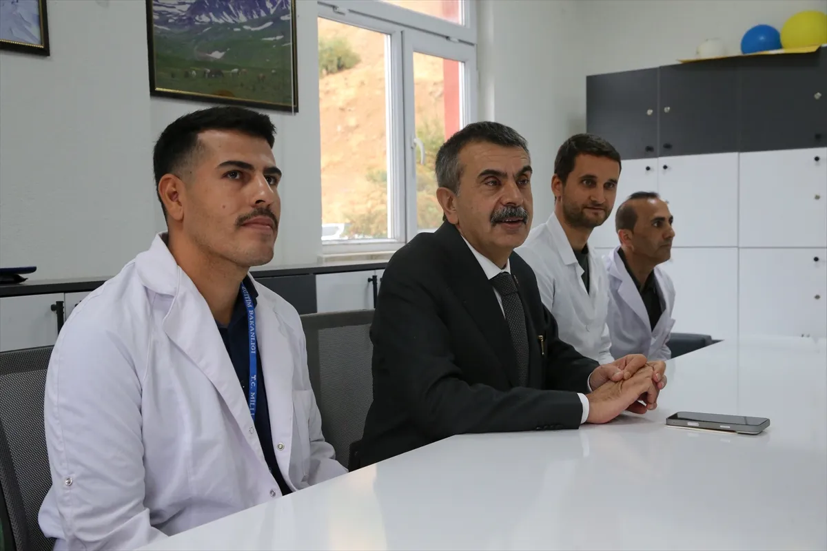 Milli Eğitim Bakanı Tekin, Hakkari’nin Şemdinli ilçesini ziyaret etti