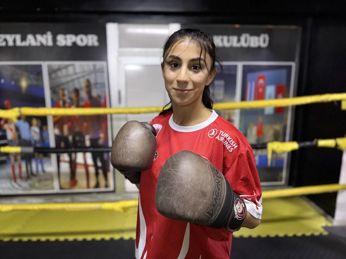 Milli muaythai sporcusu Ela Nur Gümüş’ün hedefi Avrupa Şampiyonası’nda zirveye çıkmak Milli muaythai sporcusu Ela Nur Gümüş’ün hedefi Avrupa Şampiyonası’nda zirveye çıkmak