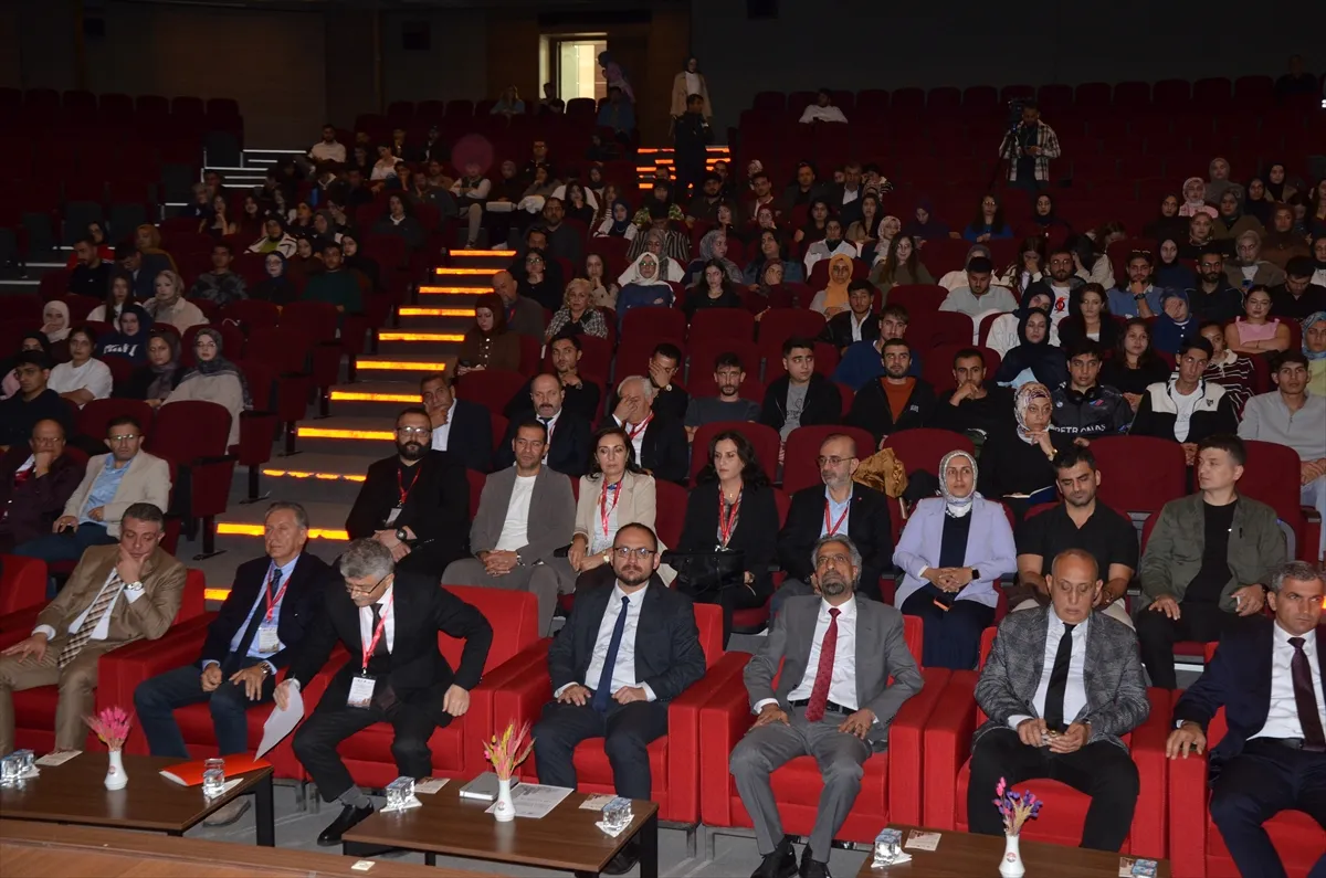 Muş’ta Doğu ve Güneydoğu Anadolu beylikleri sempozyumu başladı