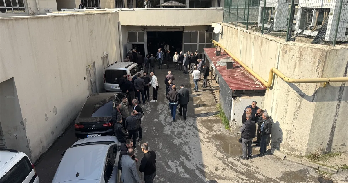 Muş’ta kardeşi ve ailesine silahla ateş açan polis memuru intihar etti Muş’ta kardeşi ve ailesine silahla ateş açan polis memuru intihar etti