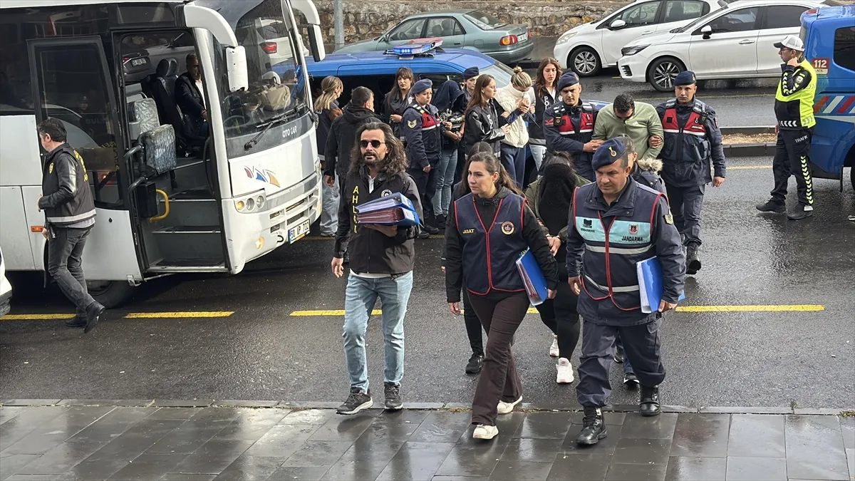 Nevşehir merkezli 9 ildeki fuhuş operasyonunda yakalanan 11 zanlı tutuklandı