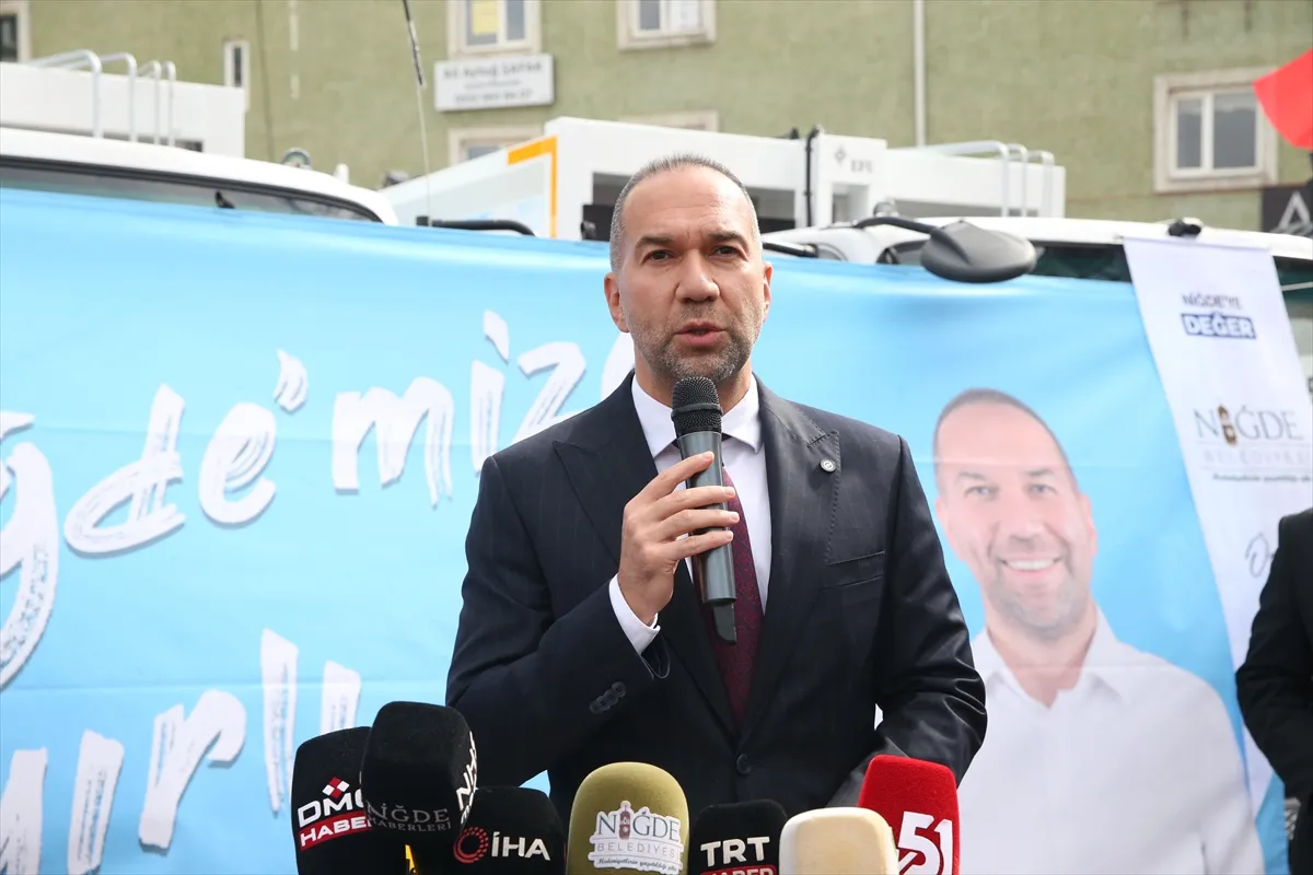 Niğde Belediyesi filosuna 90 milyon liralık 20 araç kattı Niğde Belediyesi filosuna 90 milyon liralık 20 araç kattı