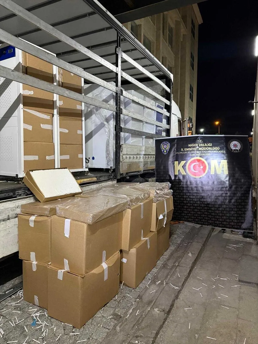 Niğde’de 1 milyon 900 bin doldurulmuş makaron ele geçirildi Niğde’de 1 milyon 900 bin doldurulmuş makaron ele geçirildi