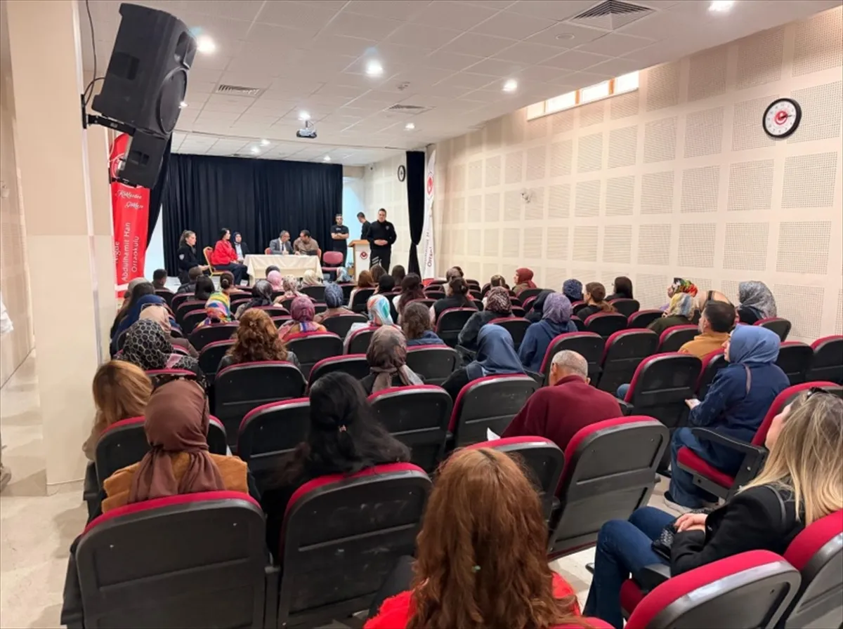 Niğde’de ÇOGEP kapsamında öğrencilere eğitim verildi Niğde’de ÇOGEP kapsamında öğrencilere eğitim verildi