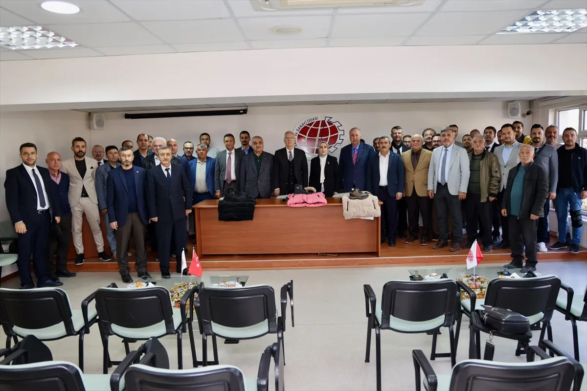 Niğde’de ihtiyaç sahibi öğrencilere bot ve mont desteği