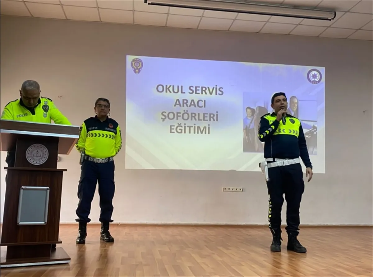 Niğde’de servis şoförleri ve rehber personele trafik eğitimi verildi