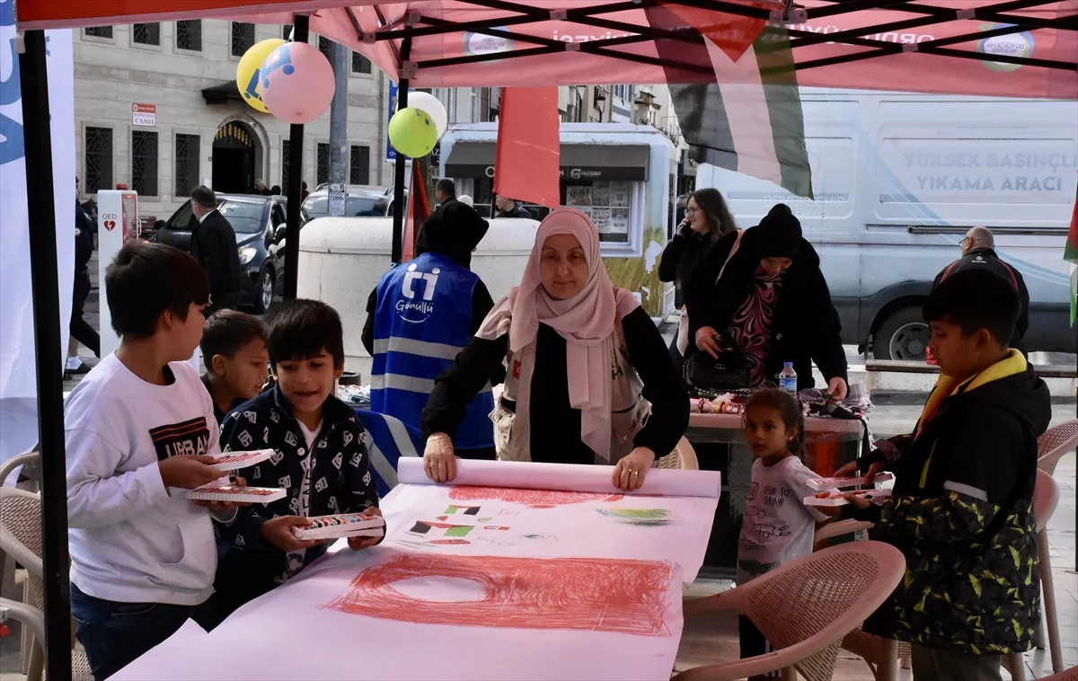 Ordu’da Filistinli Çocuklar için Çiz etkinliği düzenlendi Ordu’da Filistinli Çocuklar için Çiz etkinliği düzenlendi