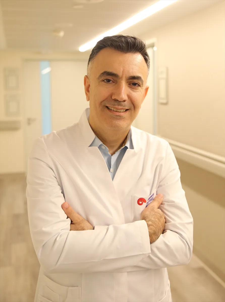 Ortopedi uzmanları, canlı yayında 1 günde 3 ameliyat yapacak Ortopedi uzmanları, canlı yayında 1 günde 3 ameliyat yapacak