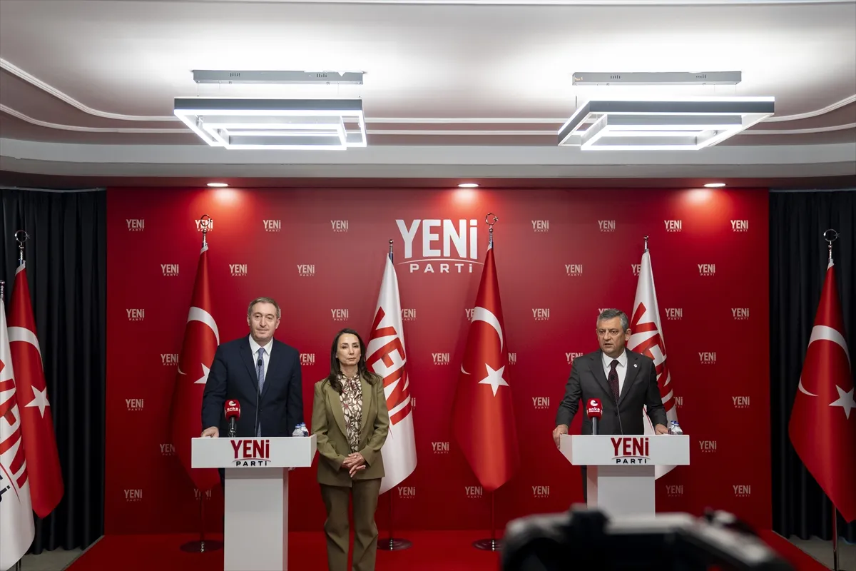 Özgür Özel, Hatimoğulları ve Bakırhan ile görüştü