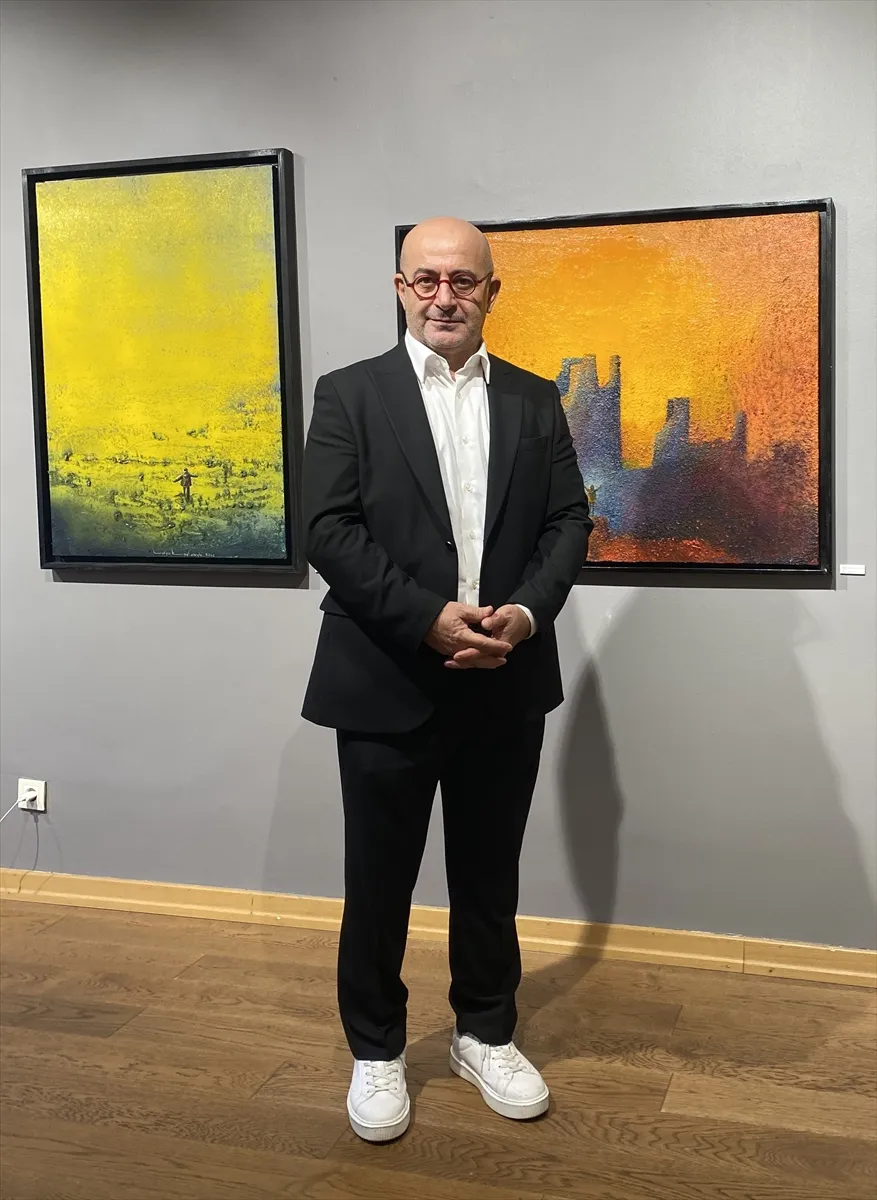 Ressam Lütfü Kaplanoğlu’nun Arya sergisi Artmahall’de sanatseverleri ağırlıyor Ressam Lütfü Kaplanoğlu’nun Arya sergisi Artmahall’de sanatseverleri ağırlıyor