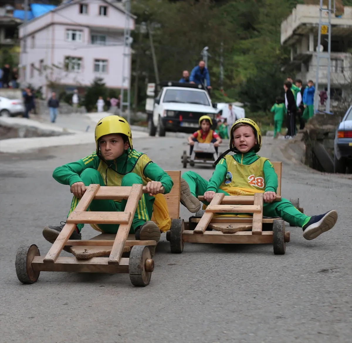 Rize’de 16. Laz Ralli Tahta Araba Yarışları düzenlendi Rize’de 16. Laz Ralli Tahta Araba Yarışları düzenlendi