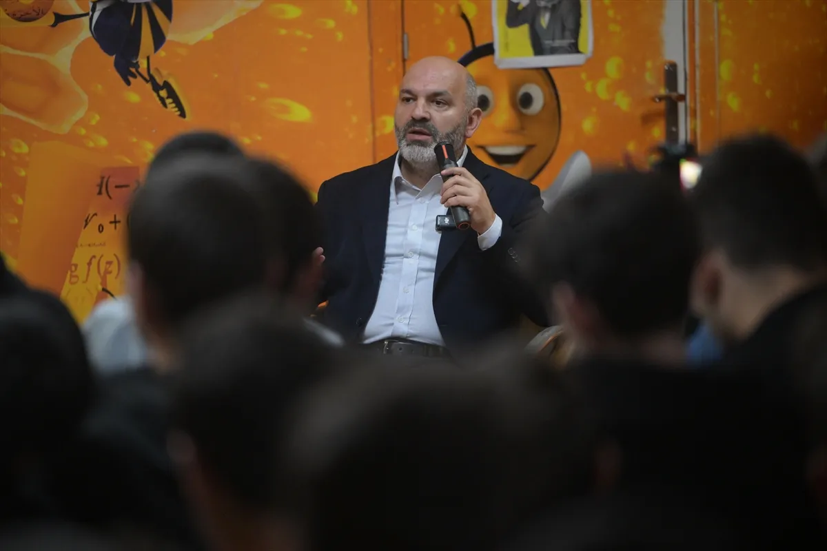 RTÜK Üyesi Davulcu Düzce’de gençlerle buluştu