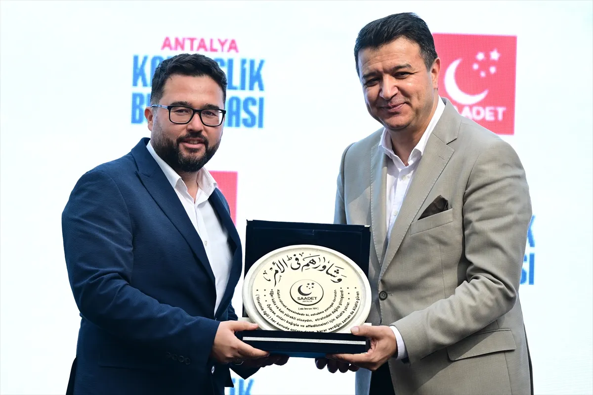 Saadet Partisi Genel Başkanı Arıkan, Antalya’da konuştu Saadet Partisi Genel Başkanı Arıkan, Antalya’da konuştu