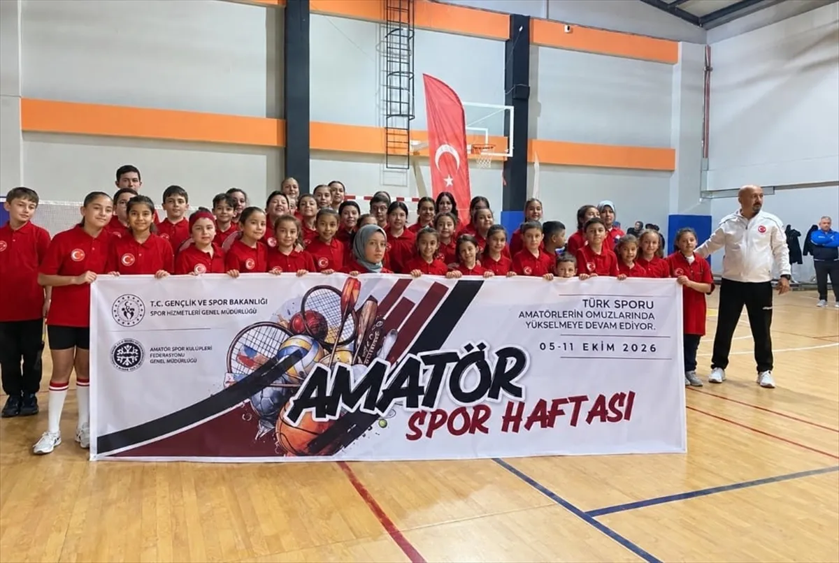 Şabanözü’nde Amatör Spor Haftası’nda aileler badminton turnuvasında buluştu Şabanözü’nde Amatör Spor Haftası’nda aileler badminton turnuvasında buluştu