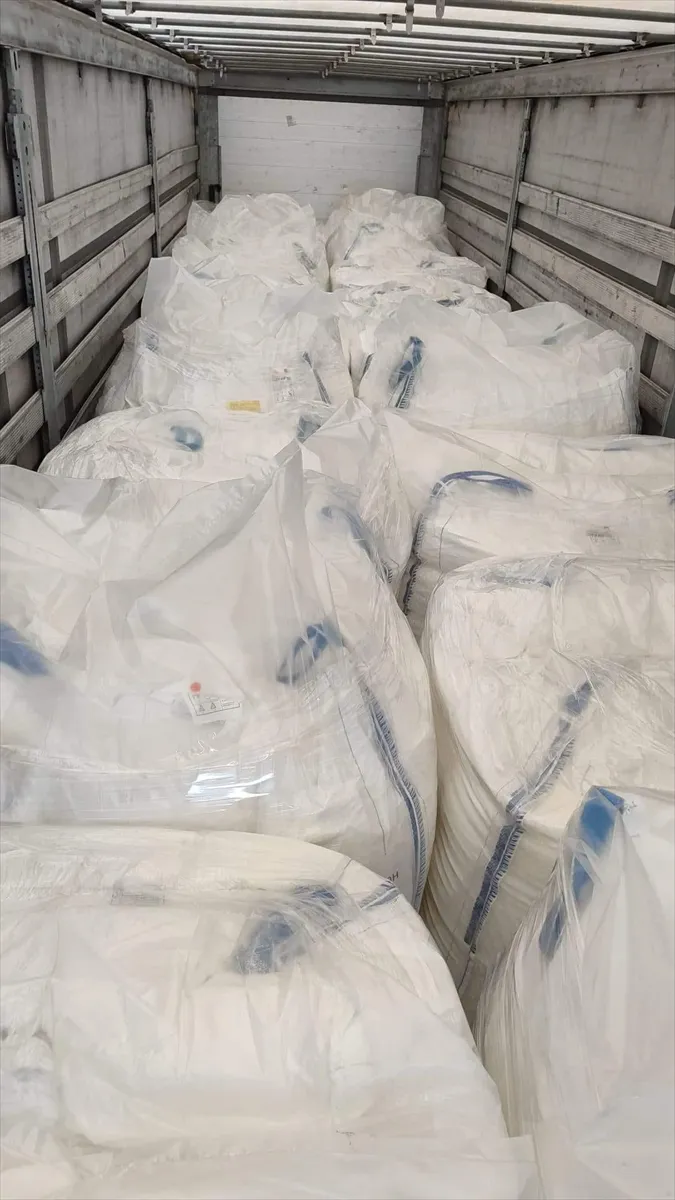 Sakarya’da otoyolda durdurulan araçta 3 milyon 72 bin sigara filtresi ele geçirildi Sakarya’da otoyolda durdurulan araçta 3 milyon 72 bin sigara filtresi ele geçirildi