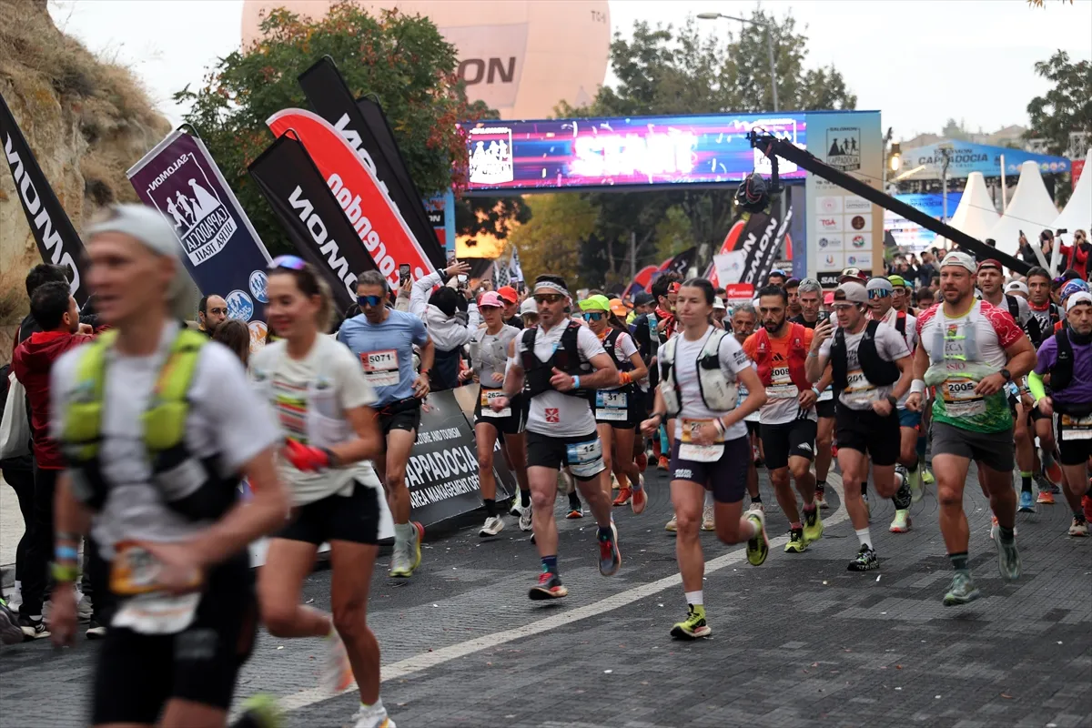 Salomon Kapadokya Ultra Trail Koşusu, 78 ülkeden sporcuların katılımıyla başladı Salomon Kapadokya Ultra Trail Koşusu, 78 ülkeden sporcuların katılımıyla başladı