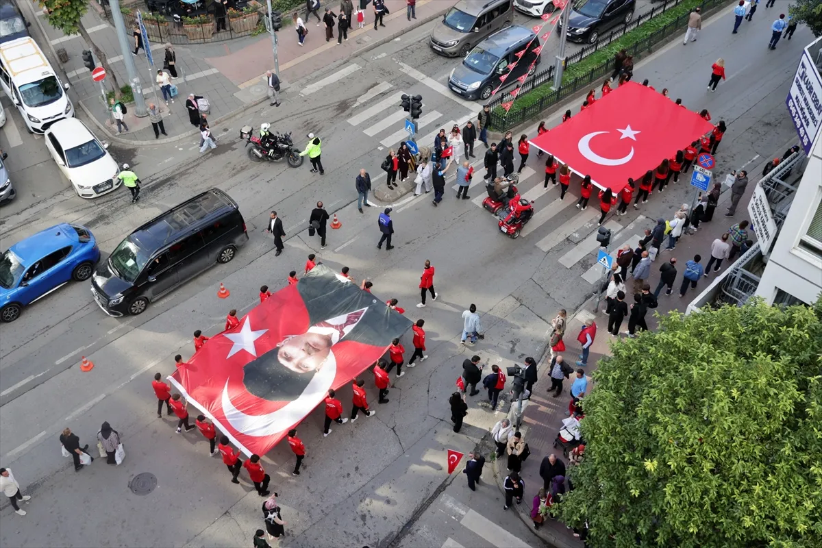 Samsun’da 1919 metrelik bayrakla Cumhuriyet yürüyüşü