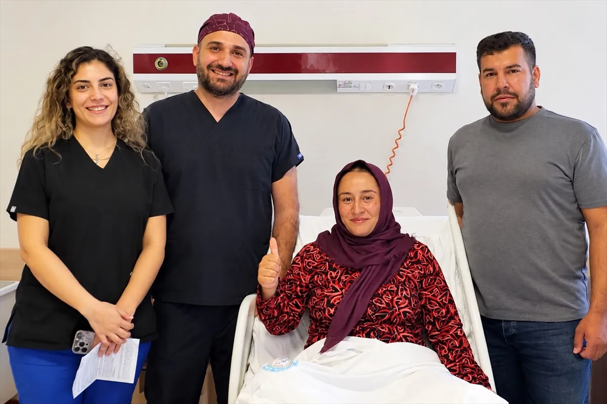 Şanlıurfa’da 12 yıldır ağrı çeken kadının karnından 12 santimetrelik kitle çıkarıldı Şanlıurfa’da 12 yıldır ağrı çeken kadının karnından 12 santimetrelik kitle çıkarıldı