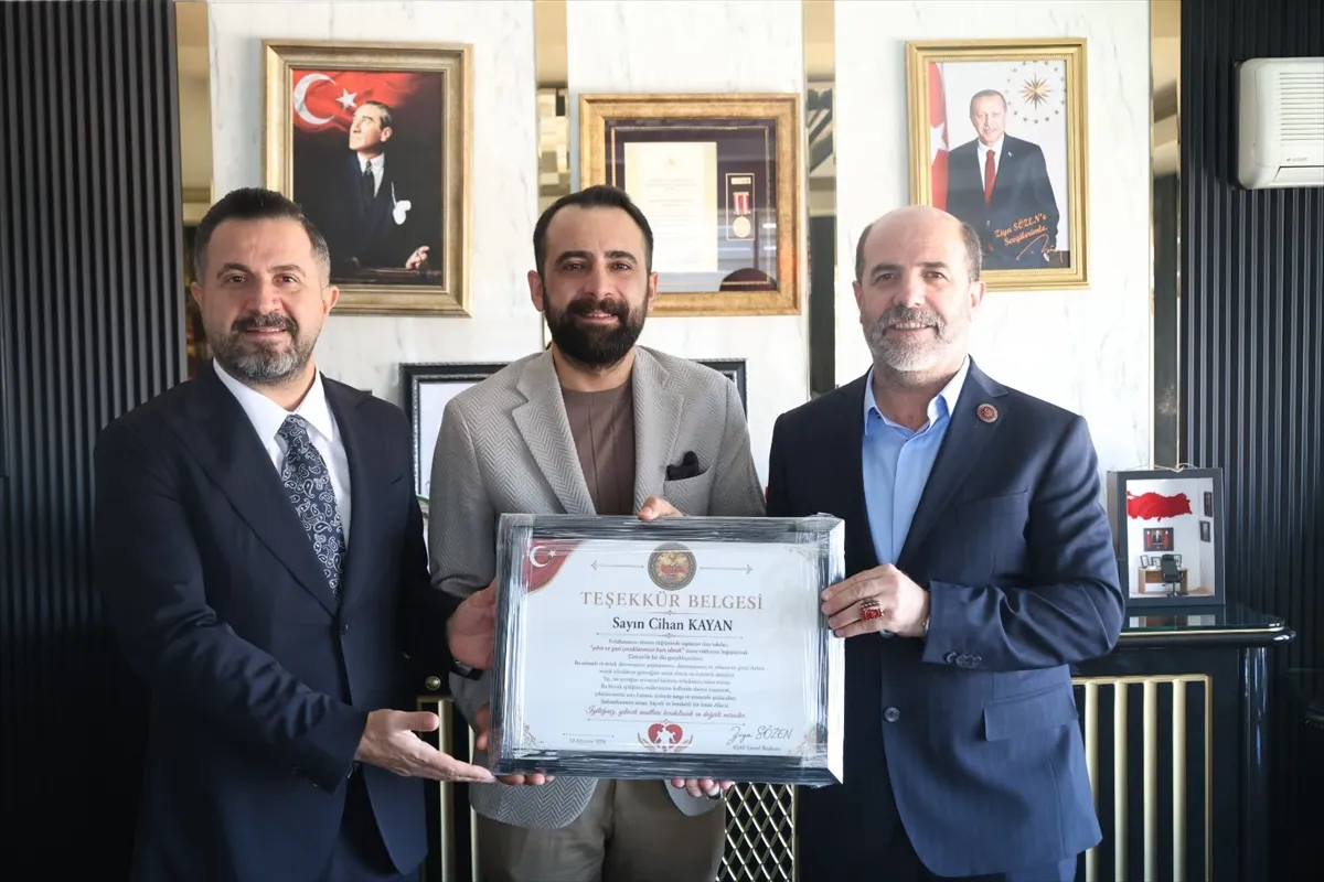 Şanlıurfa’da sünnet düğününde takılan takılar, şehit çocuklarına burs için bağışlandı Şanlıurfa’da sünnet düğününde takılan takılar, şehit çocuklarına burs için bağışlandı