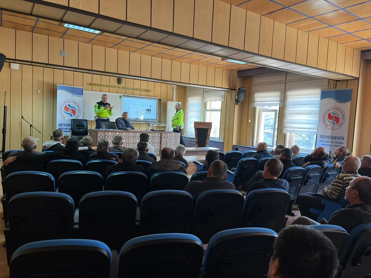 Seydişehir’de servis sürücüleri ve okul müdürlerine taşımacılık eğitimi verildi