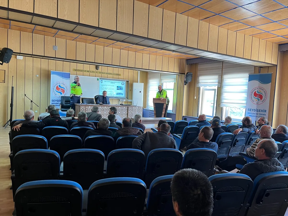 Seydişehir’de servis sürücüleri ve okul müdürlerine taşımacılık eğitimi verildi Seydişehir’de servis sürücüleri ve okul müdürlerine taşımacılık eğitimi verildi