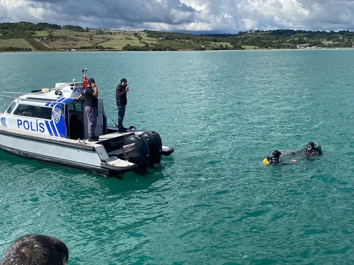 Sinop’ta teknenin alabora olması sonucu kaybolan polis memurunun cenazesine ulaşıldı (GÜNCELLEME) Sinop’ta teknenin alabora olması sonucu kaybolan polis memurunun cenazesine ulaşıldı (GÜNCELLEME)