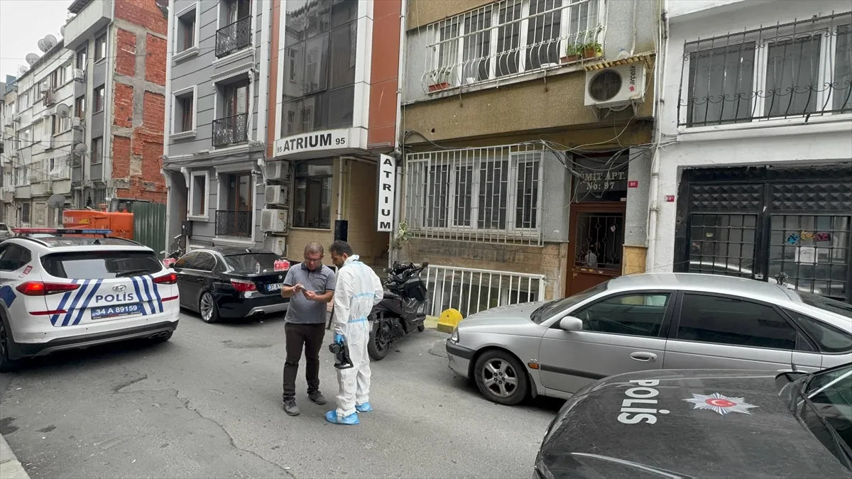 Şişli’de bir binanın 7. katından düşen kişi yaşamını yitirdi Şişli’de bir binanın 7. katından düşen kişi yaşamını yitirdi