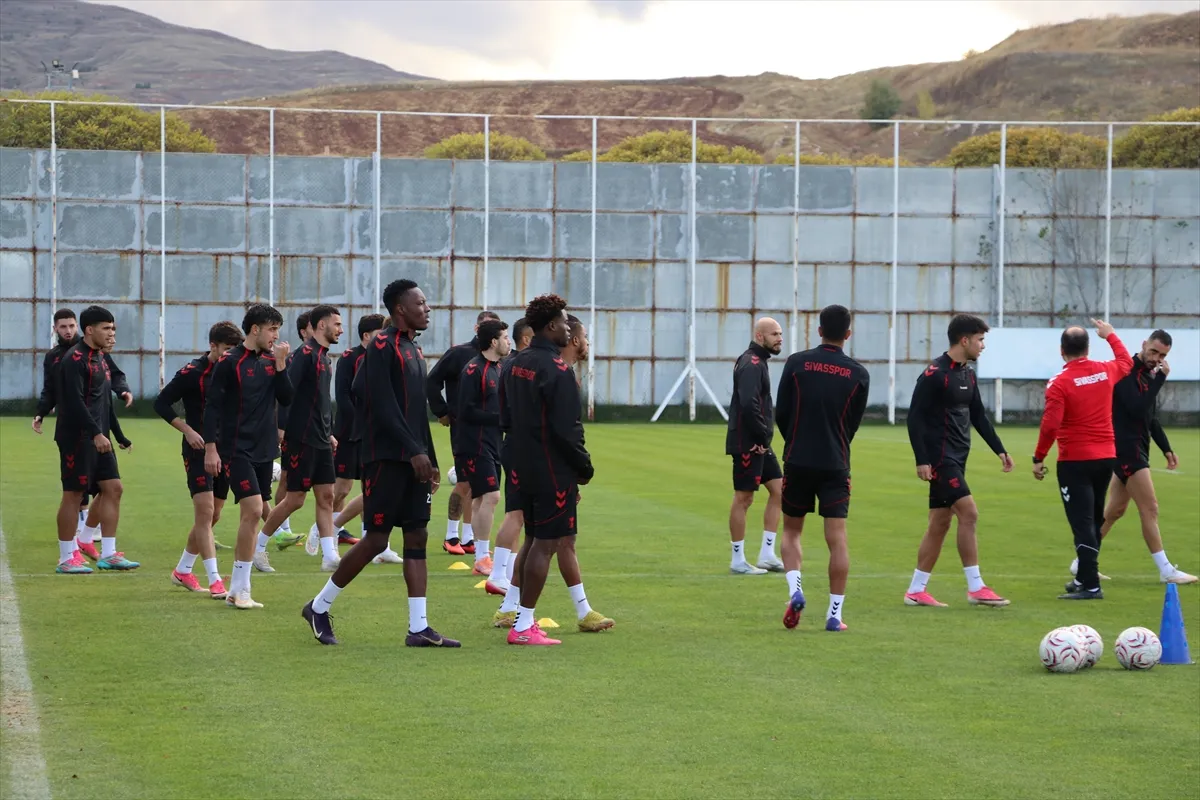 Sivasspor’un yeni teknik direktörü Çağdaş Çavuş’tan güven mesajı Sivasspor’un yeni teknik direktörü Çağdaş Çavuş’tan güven mesajı
