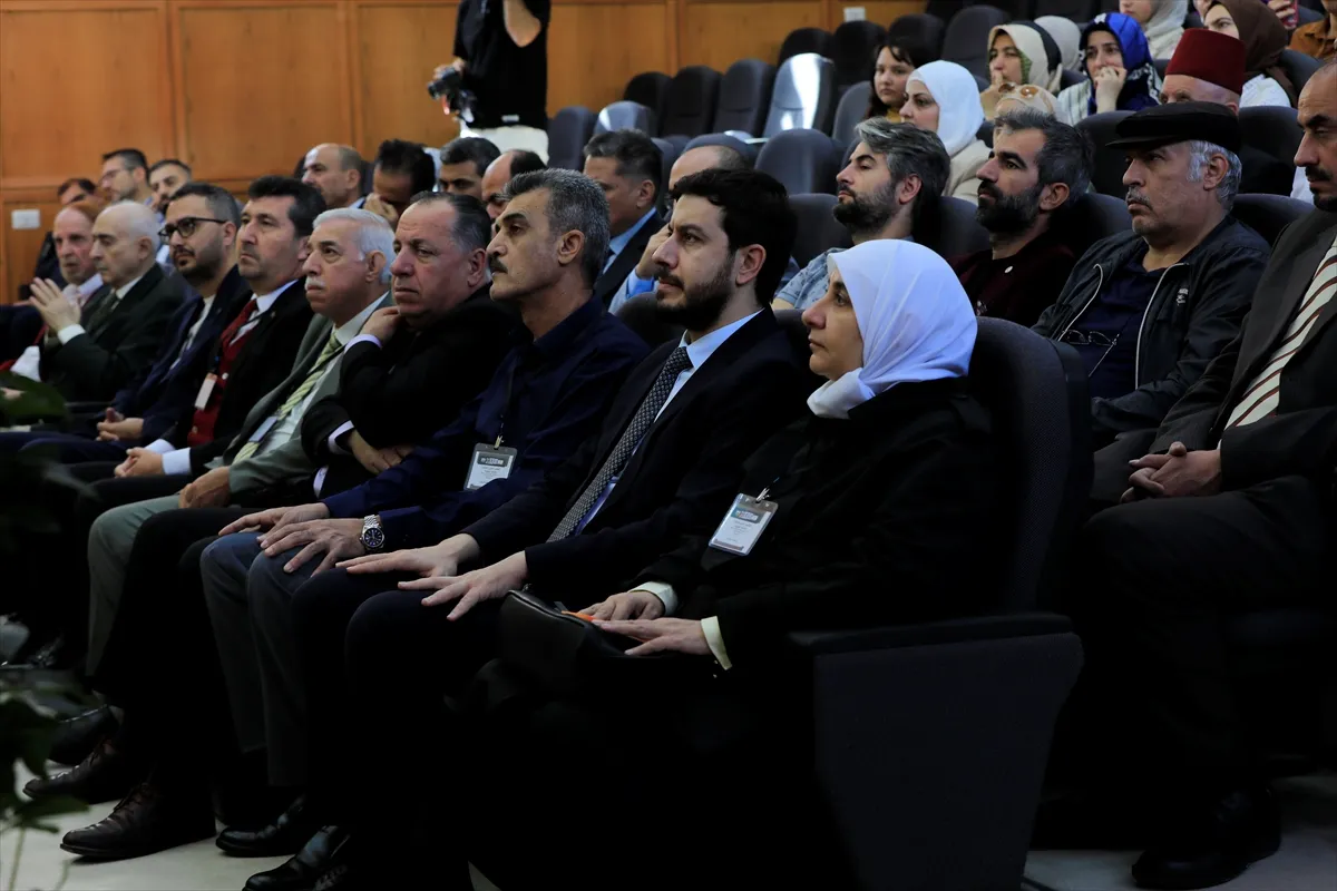 Suriye’de Şam’dan Ankara’ya Dil, Edebiyat, Tarih, Bilim ve Felsefe toplantısı düzenlendi Suriye’de Şam’dan Ankara’ya Dil, Edebiyat, Tarih, Bilim ve Felsefe toplantısı düzenlendi