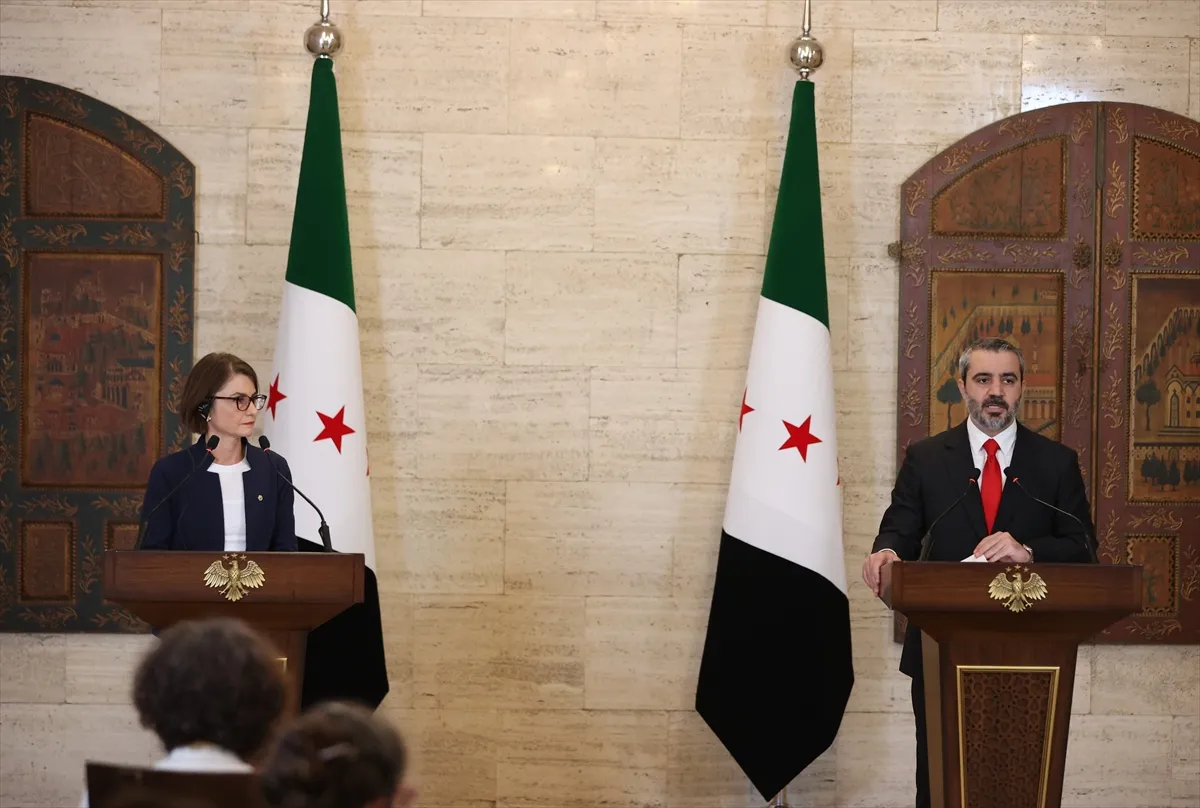 Suriye’den Esed rejiminin kimyasal silah programının tüm boyutlarıyla ortaya çıkarma vaadi Suriye’den Esed rejiminin kimyasal silah programının tüm boyutlarıyla ortaya çıkarma vaadi