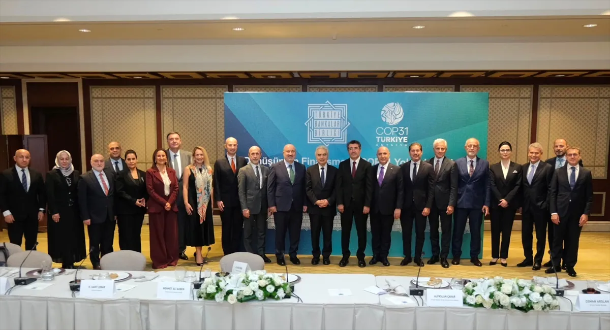 TBB Başkanı Çakar ve IEA Başkanı Birol, ekonomi basını ile bir araya geldi TBB Başkanı Çakar ve IEA Başkanı Birol, ekonomi basını ile bir araya geldi