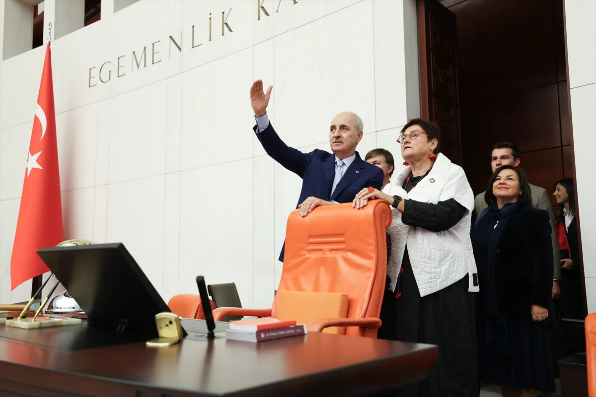 TBMM Başkanı Kurtulmuş, AKPM Başkanı Bayr ile görüştü TBMM Başkanı Kurtulmuş, AKPM Başkanı Bayr ile görüştü