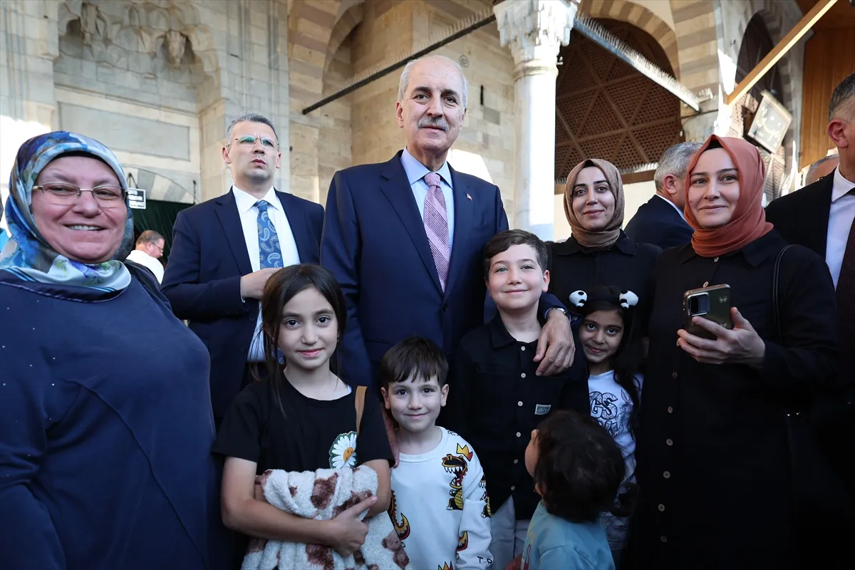 TBMM Başkanı Kurtulmuş, Konya’da Mevlana Müzesi’ni ziyaret etti