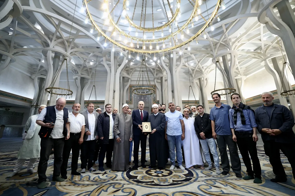 TBMM Başkanı Kurtulmuş, Roma İslam Merkezi’ni ziyaret etti TBMM Başkanı Kurtulmuş, Roma İslam Merkezi’ni ziyaret etti