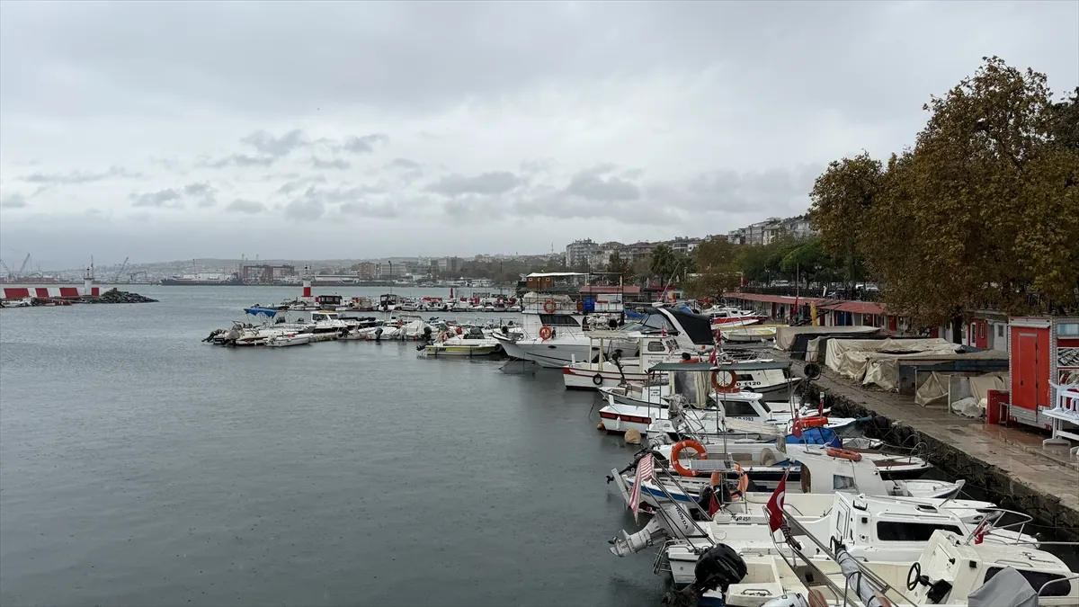 Tekirdağ’da fırtına balıkçıları olumsuz etkiledi Tekirdağ’da fırtına balıkçıları olumsuz etkiledi