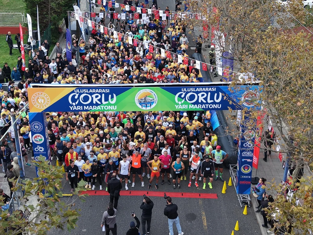 Tekirdağ’da Uluslararası Çorlu Yarı Maratonu düzenlendi Tekirdağ’da Uluslararası Çorlu Yarı Maratonu düzenlendi