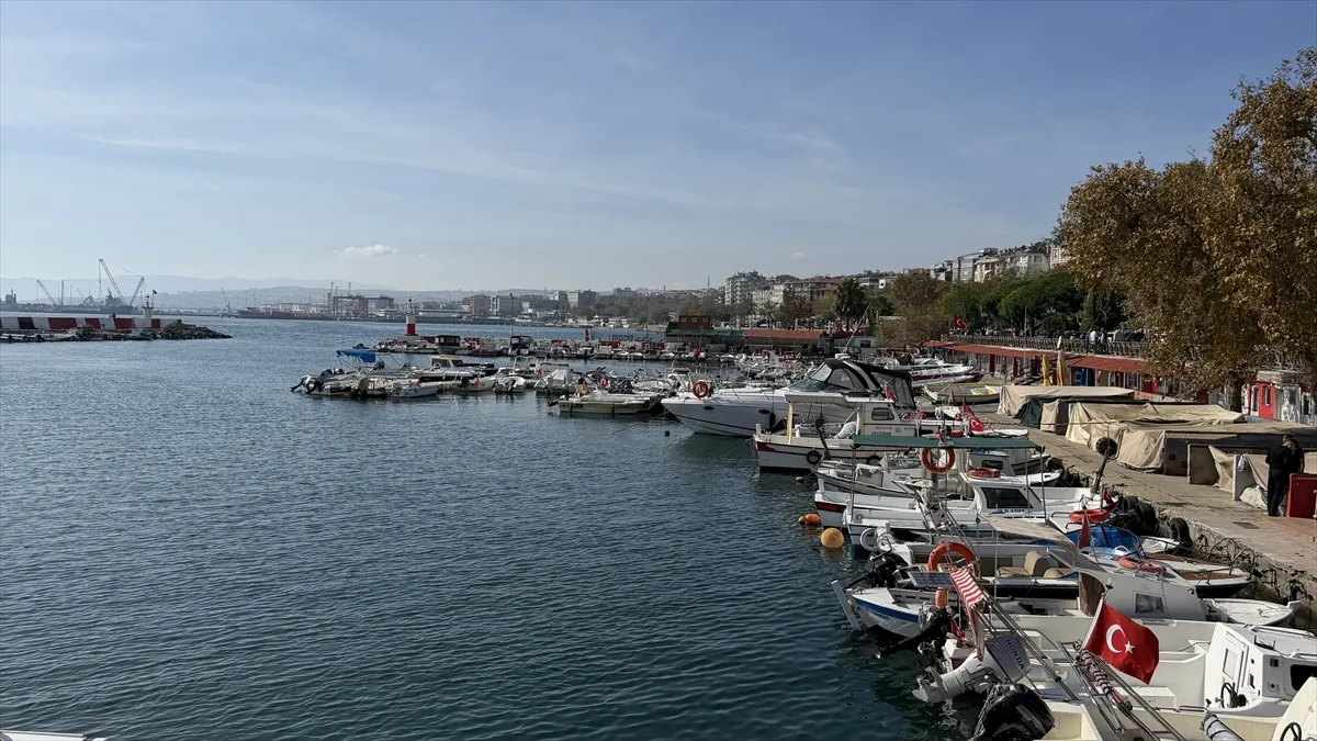 Tekirdağlı balıkçılar fırtınanın ardından yeniden palamut avına çıktı Tekirdağlı balıkçılar fırtınanın ardından yeniden palamut avına çıktı