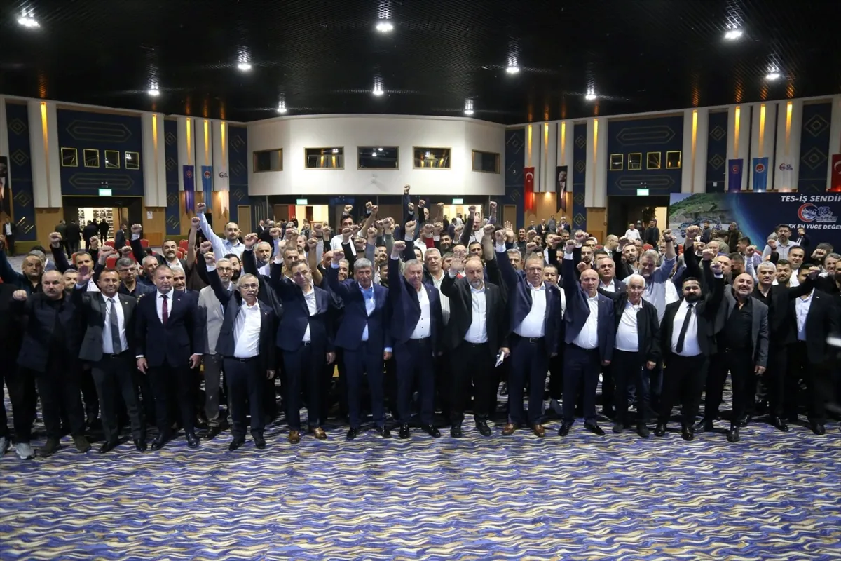 TES-İŞ Sendikası Genel Başkanlığına yeniden İrfan Kabaloğlu seçildi TES-İŞ Sendikası Genel Başkanlığına yeniden İrfan Kabaloğlu seçildi
