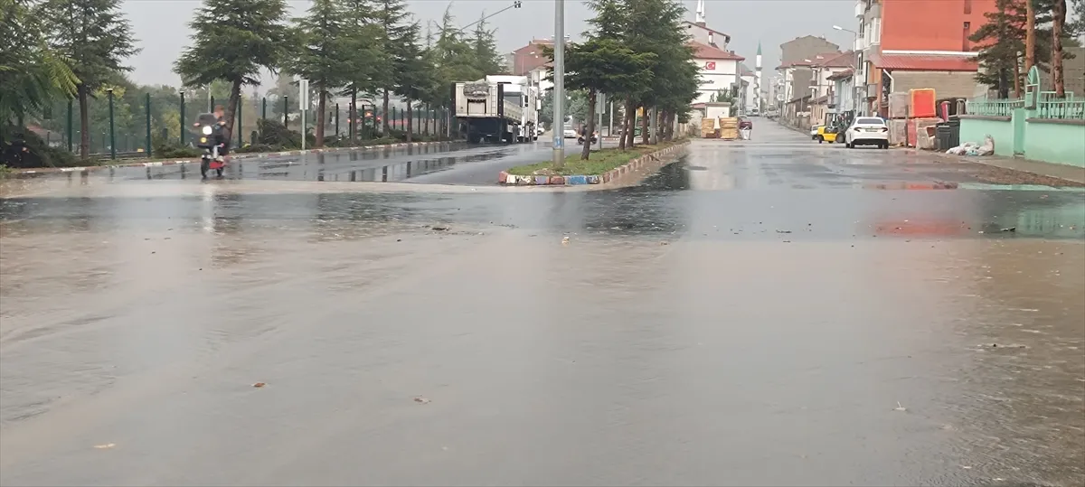 Tokat’ta sağanak etkili oldu Tokat’ta sağanak etkili oldu