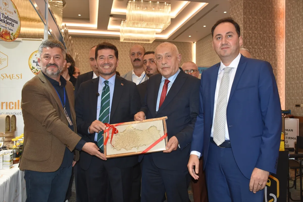 Trabzon’da Arıcılık ve Arı Ürünleri Fuarı açıldı