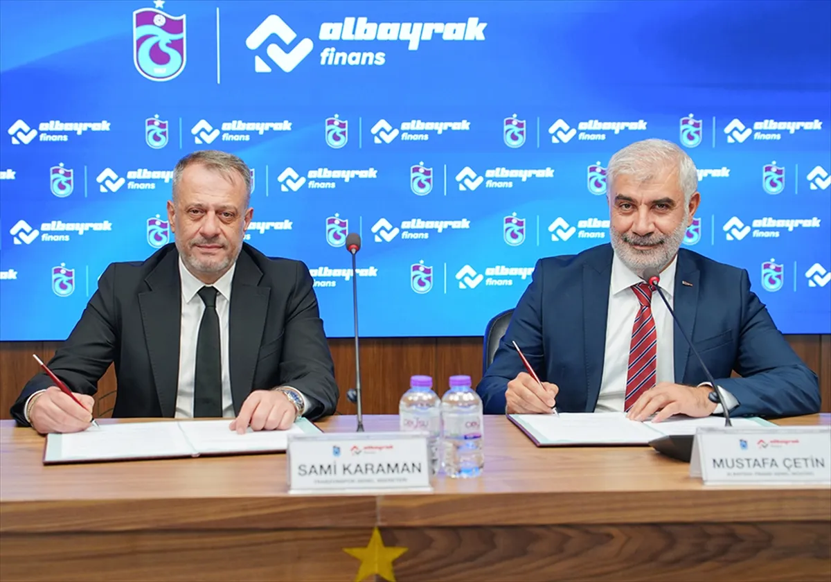 Trabzonspor, Albayrak Finans ile forma şort arkası sponsorluk anlaşması imzaladı Trabzonspor, Albayrak Finans ile forma şort arkası sponsorluk anlaşması imzaladı