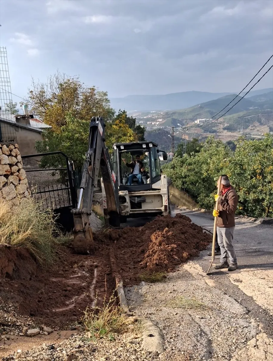 Tunceli’de sağanağın yol açtığı aksaklıklara belediye ekiplerince müdahale ediliyor Tunceli’de sağanağın yol açtığı aksaklıklara belediye ekiplerince müdahale ediliyor