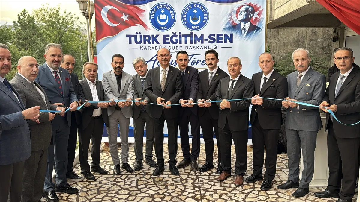 Türk Eğitim-Sen Genel Başkanı Geylan, Karabük’te konuştu Türk Eğitim-Sen Genel Başkanı Geylan, Karabük’te konuştu