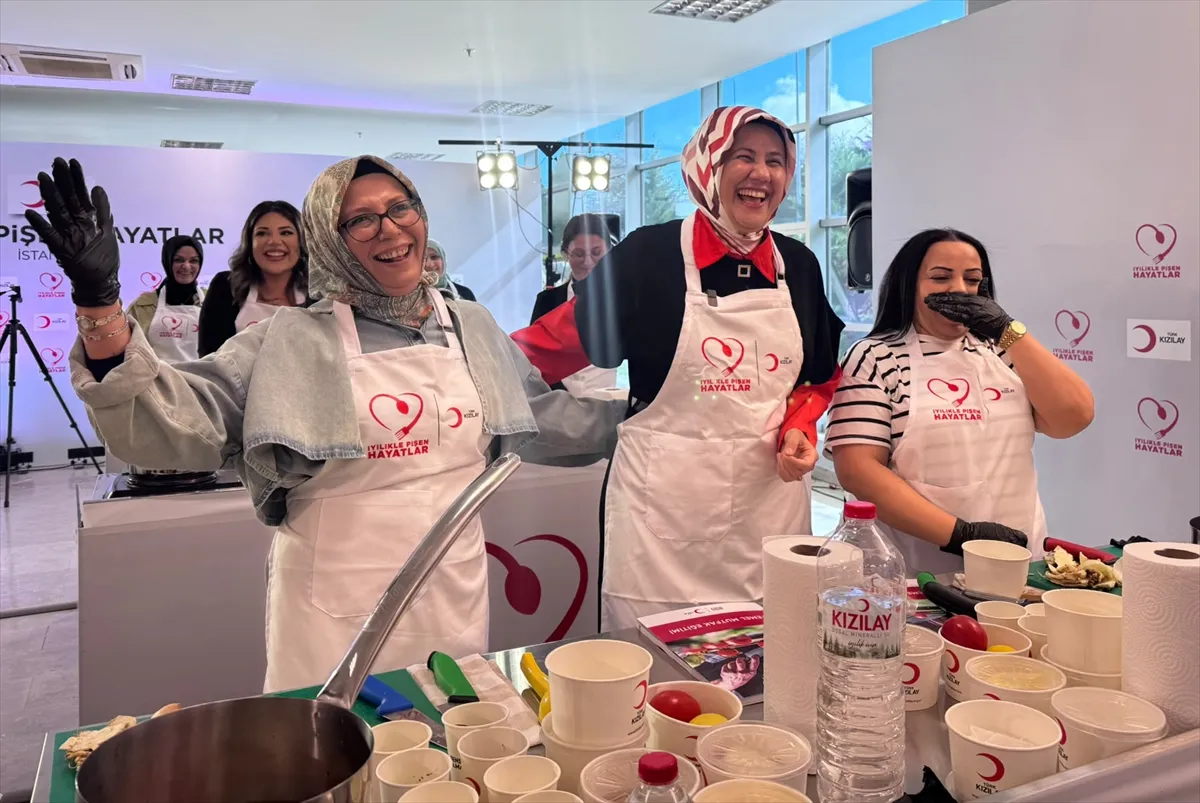 Türk Kızılaydan depremzede kadınlar için İstanbul’da yemek atölyesi Türk Kızılaydan depremzede kadınlar için İstanbul’da yemek atölyesi
