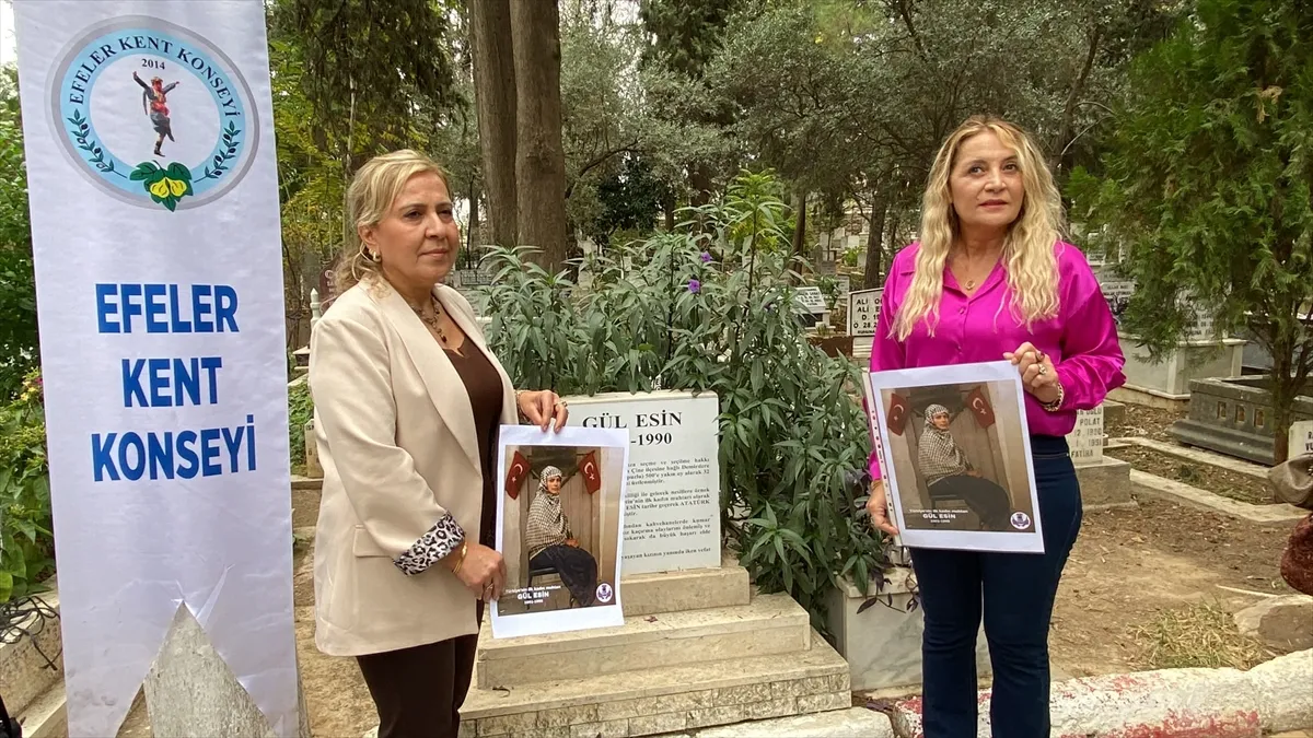 Türkiye’nin ilk kadın muhtarı Gül Esin kabri başında anıldı Türkiye’nin ilk kadın muhtarı Gül Esin kabri başında anıldı