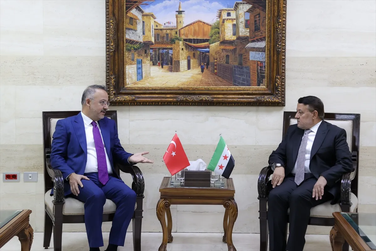 Türkiye’nin Şam Büyükelçisi Yılmaz’dan Suriye Cumhurbaşkanlığı Basın Başdanışmanı Zeydan’a nezaket ziyareti Türkiye’nin Şam Büyükelçisi Yılmaz’dan Suriye Cumhurbaşkanlığı Basın Başdanışmanı Zeydan’a nezaket ziyareti