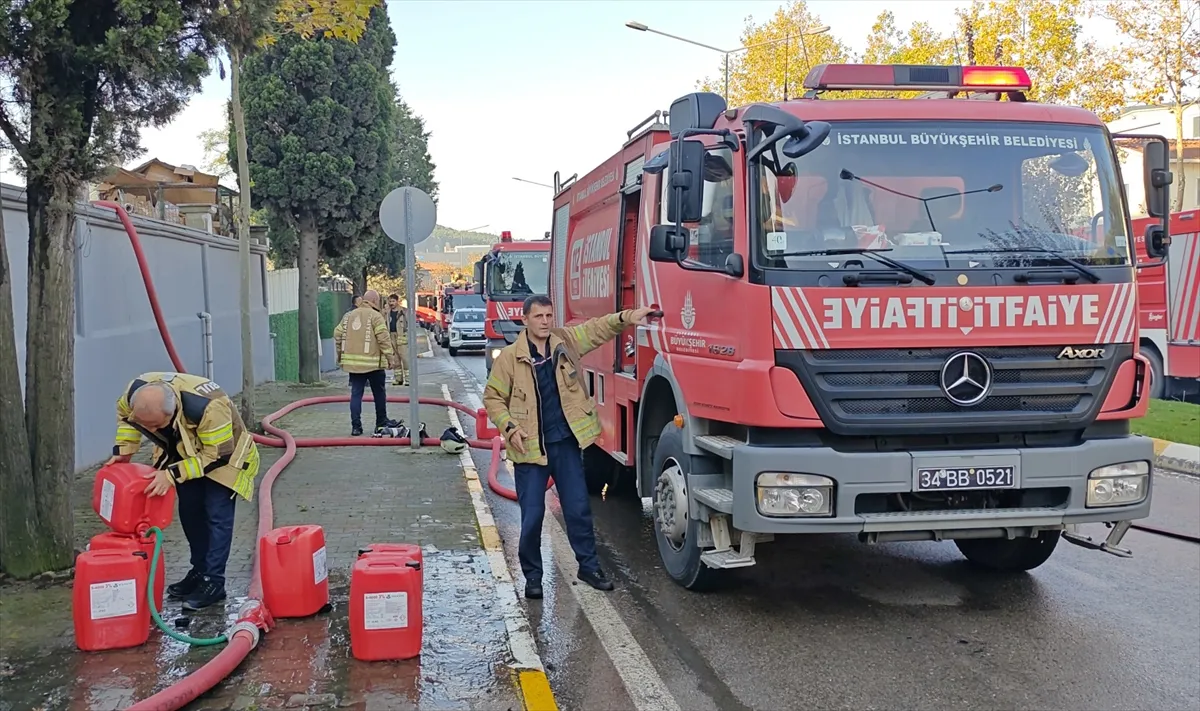 Tuzla’da ayakkabı fabrikasında çıkan yangın söndürüldü (GÜNCELLEME) Tuzla’da ayakkabı fabrikasında çıkan yangın söndürüldü (GÜNCELLEME)