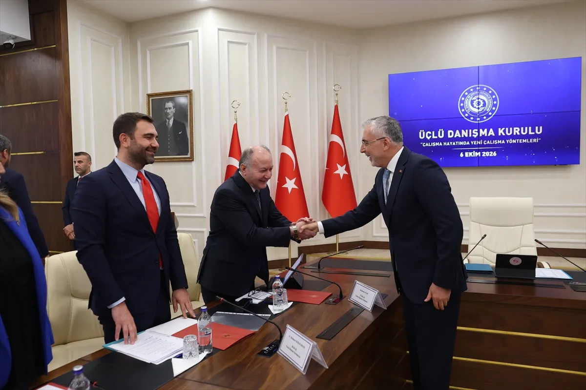 Üçlü Danışma Kurulu Çalışma Hayatında Yeni Çalışma Yöntemleri gündemiyle toplandı