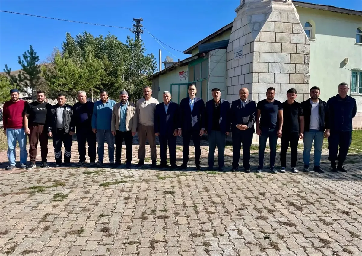 Ulaş Kaymakamı Avcı, köy ziyaretlerini sürdürüyor Ulaş Kaymakamı Avcı, köy ziyaretlerini sürdürüyor
